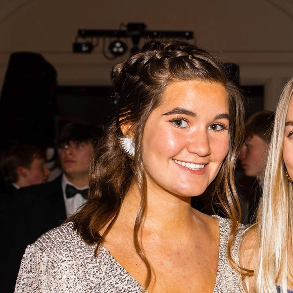 Meet your Posher, Ella - Picture 1 of 1